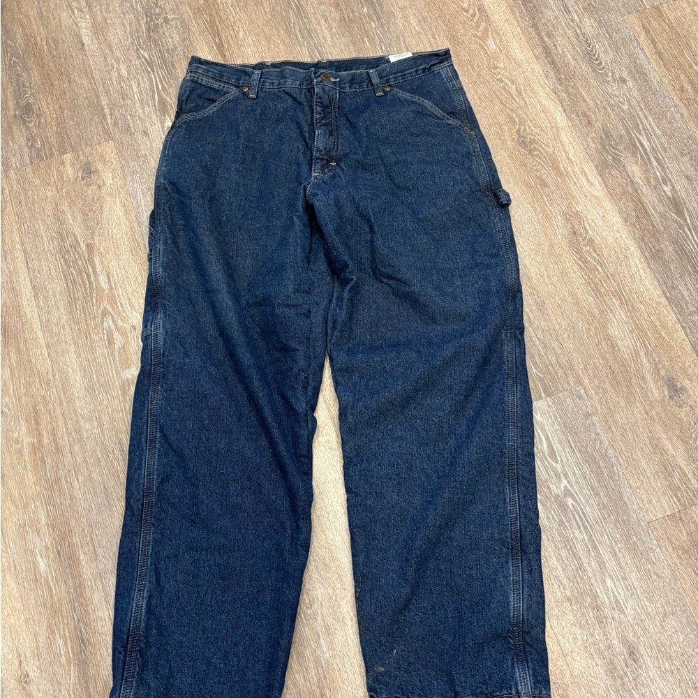 Wrangler Men's Relaxed Fit insulated cargo jeans